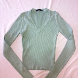 Brandy Melville V-Neck Ribbed Sweater Light Green